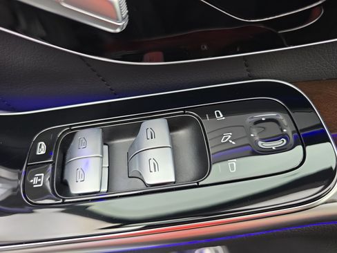 Certified 2024 Mercedes-Benz S 580 4MATIC Sedan w/ Warmth & Comfort Package image 28