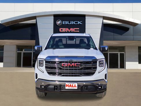 New 2026 GMC Sierra 1500 SLT image 2