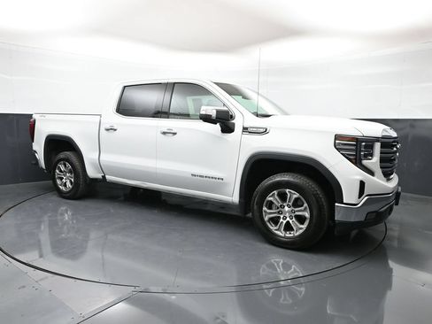 Used 2024 GMC Sierra 1500 SLT AWD/4WD image 1