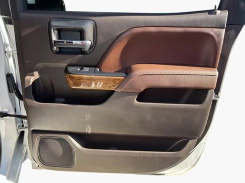 Used 2017 Chevrolet Silverado 1500 High Country image 25