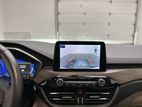 Used 2020 Ford Escape Titanium AWD/4WD image 36