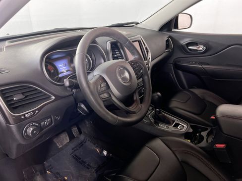 Used 2022 Jeep Cherokee Trailhawk w/ Technology Group B image 9