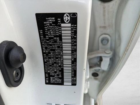 Used 2021 Toyota Corolla LE image 15