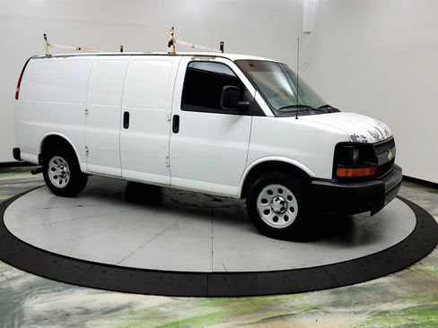Used 2013 Chevrolet Express 1500 RWD image 2
