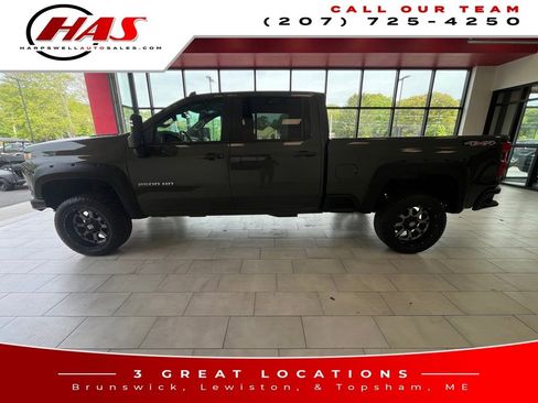Used 2023 Chevrolet Silverado 2500 Custom w/ Custom Value Package AWD/4WD image 2