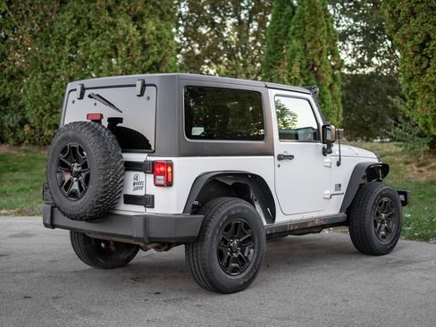 Used 2015 Jeep Wrangler Sport image 5