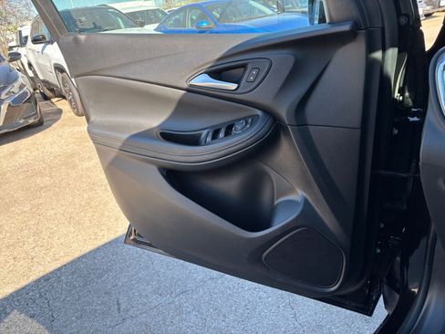 Used 2025 Buick Encore GX Preferred image 18