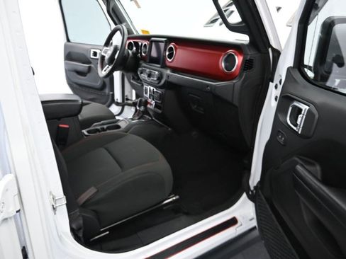 Used 2023 Jeep Gladiator Rubicon w/ LED Lighting Group AWD/4WD image 15