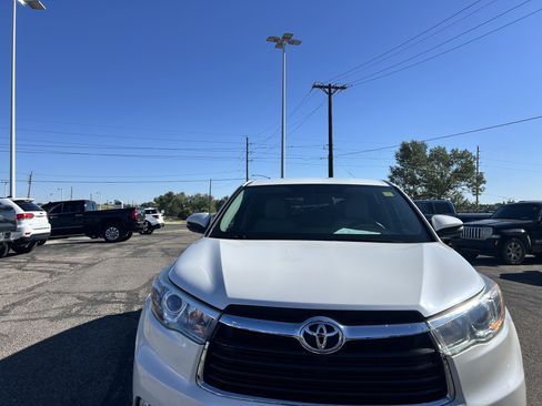 Used 2016 Toyota Highlander Plus AWD/4WD image 8