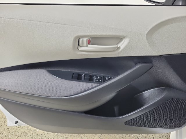 Used 2025 Toyota Corolla LE FWD image 21