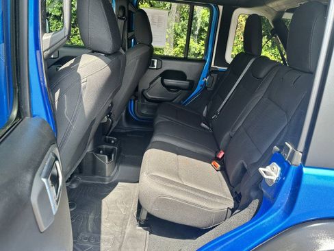 Used 2022 Jeep Wrangler Unlimited Sport AWD/4WD image 16