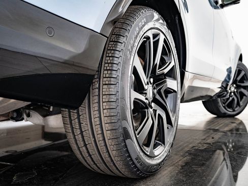 Used 2023 Land Rover Discovery S R-Dynamic image 48