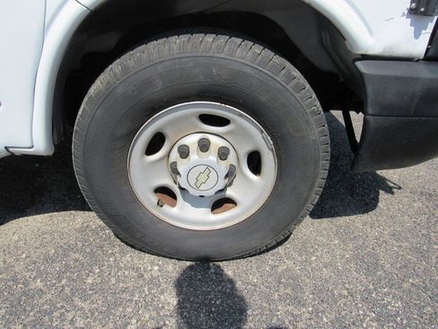 Used 2007 Chevrolet Express 3500 w/ School Bus Package RWD image 10