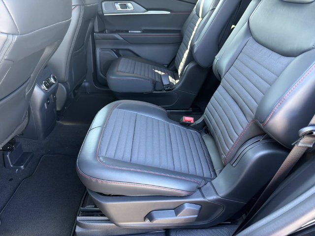 New 2027 Ford Explorer ST-Line w/ ST-Line Street Pack RWD image 19