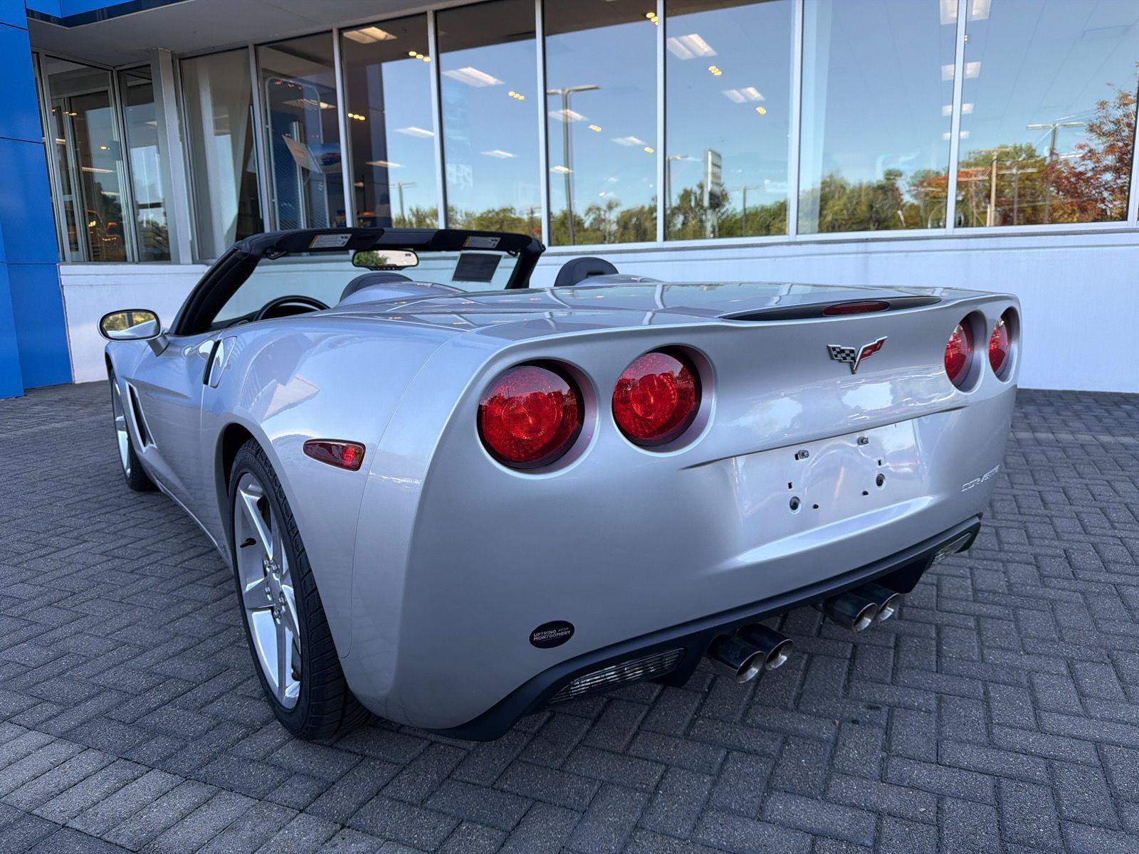 Used 2006 Chevrolet Corvette Convertible w/ Preferred Equipment Group RWD image 3