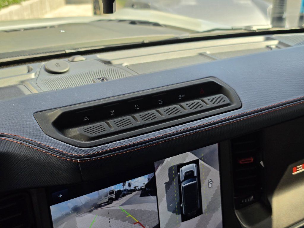 Used 2024 Ford Bronco Raptor w/ Interior Carbon Fiber Pack 6 AWD/4WD image 25