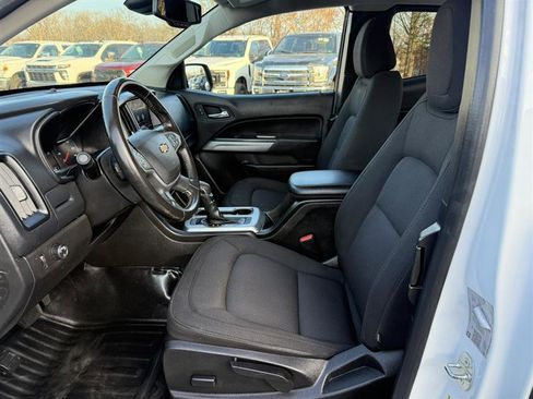 Used 2022 Chevrolet Colorado LT w/ Fleet Safety Package image 17