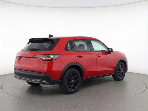 Used 2025 Honda HR-V Sport image 9