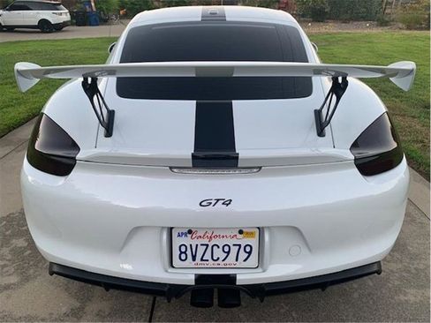 Used 2016 Porsche Cayman GT4 image 11