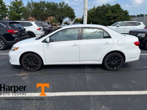 Used 2013 Toyota Corolla LE FWD image 2