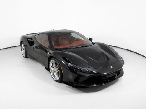 Used 2022 Ferrari F8 Tributo RWD image 12