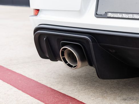 Used 2025 Porsche 718 Cayman GT4 RS image 17