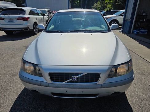 Used 2002 Volvo S60 2.4T FWD image 2