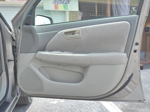 Used 2001 Toyota Camry XLE image 35