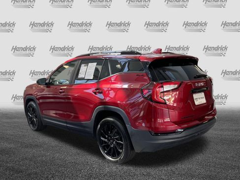 Used 2024 GMC Terrain SLE w/ Driver Convenience Package FWD image 8