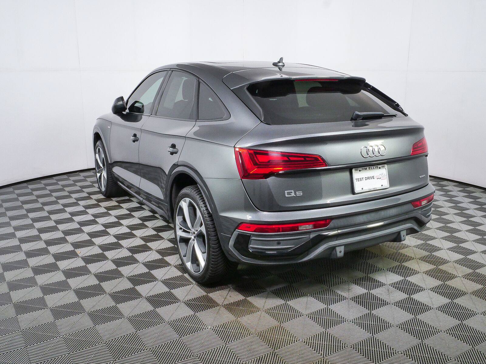 Used 2022 Audi Q5 2.0T Premium Plus AWD/4WD image 26