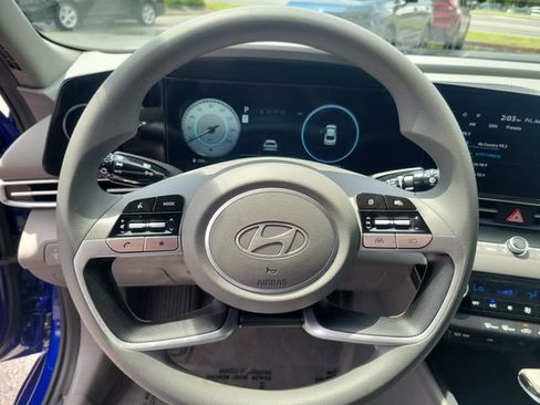 Used 2024 Hyundai Elantra SEL FWD image 14