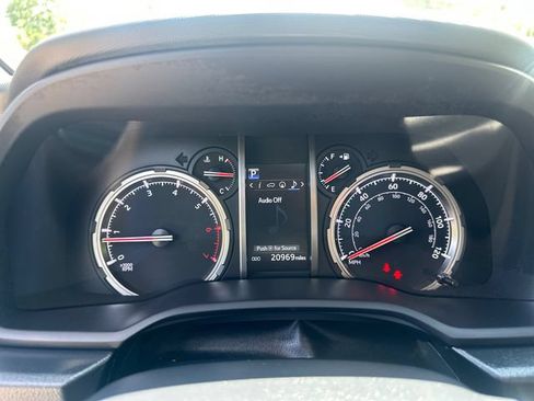 Used 2024 Toyota 4Runner TRD Off-Road Premium w/ Moonroof Package AWD/4WD image 33