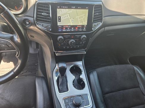 Used 2020 Jeep Grand Cherokee Laredo w/ Quick Order Package 2BN North AWD/4WD image 17
