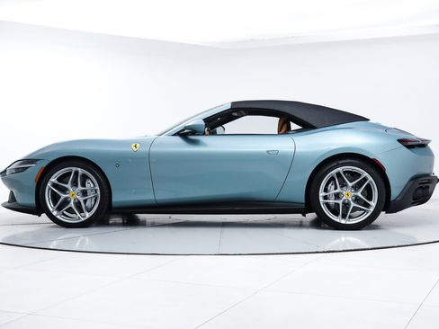 Certified 2025 Ferrari Roma Spider RWD image 7