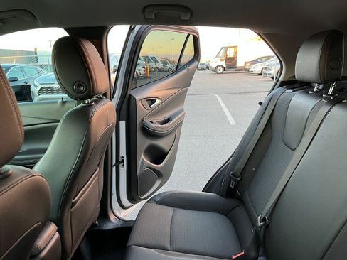 Used 2025 Buick Encore GX Preferred image 38