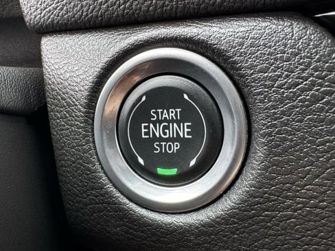 Used 2025 Cadillac XT4 Premium Luxury image 22