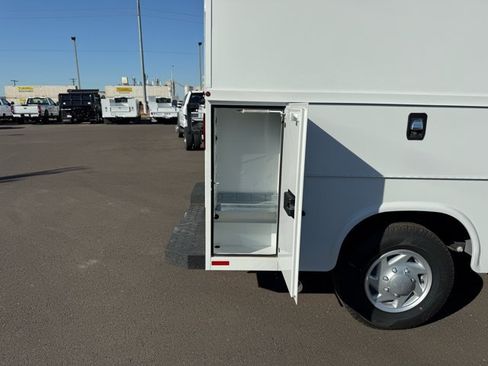 New 2027 Ford E-350 and Econoline 350 Super Duty w/ Power Equipment Group RWD image 11
