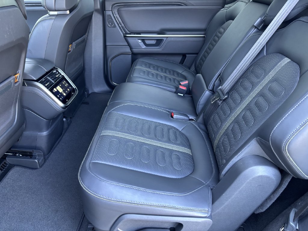 Used 2025 Rivian R1S Adventure Dual AWD/4WD image 22