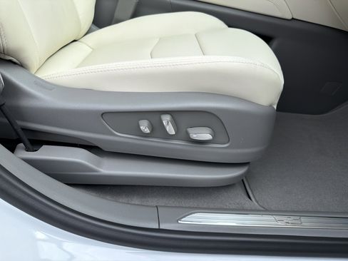 New 2026 Cadillac XT5 Premium Luxury w/ Driver Assist Package image 17