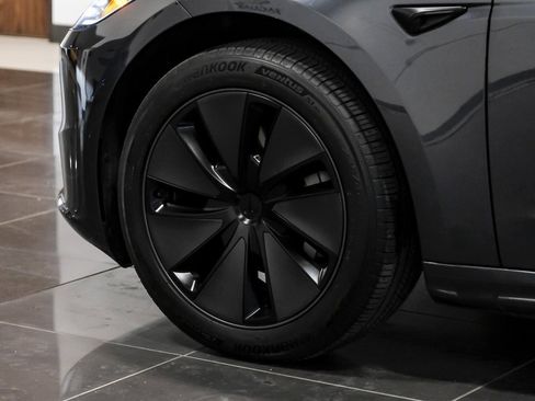 Used 2025 Tesla Model 3 Long Range image 49