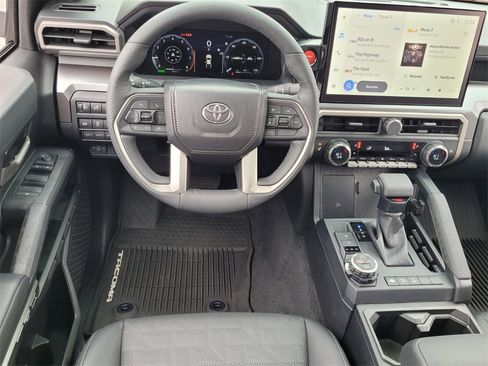 Used 2025 Toyota Tacoma image 7