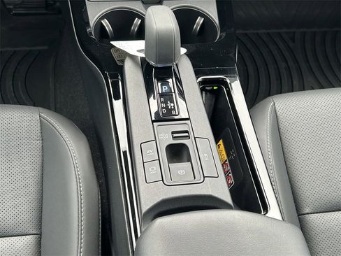 Used 2025 Toyota Prius Limited image 21