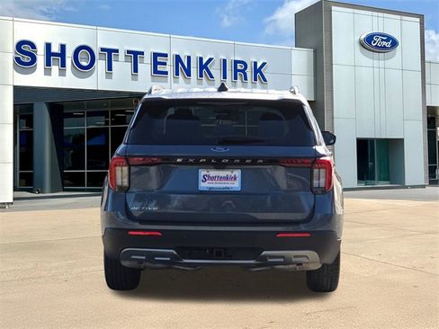 New 2025 Ford Explorer Active w/ Active Comfort Package image 7