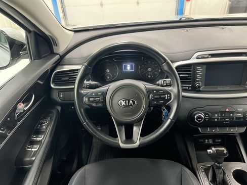 Used 2018 Kia Sorento AWD image 11