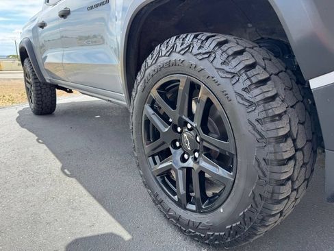 Used 2024 Chevrolet Colorado Trail Boss w/ Technology Package AWD/4WD image 8