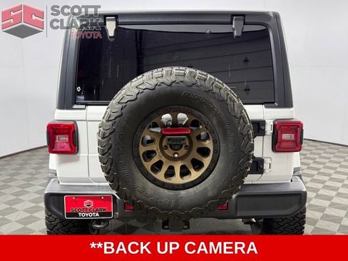 Used 2018 Jeep Wrangler Unlimited Sahara image 7