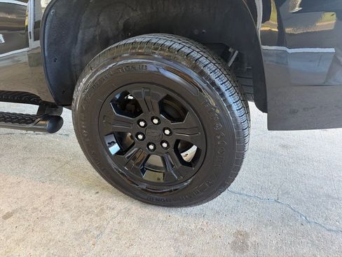 Used 2019 Chevrolet Tahoe LT image 8