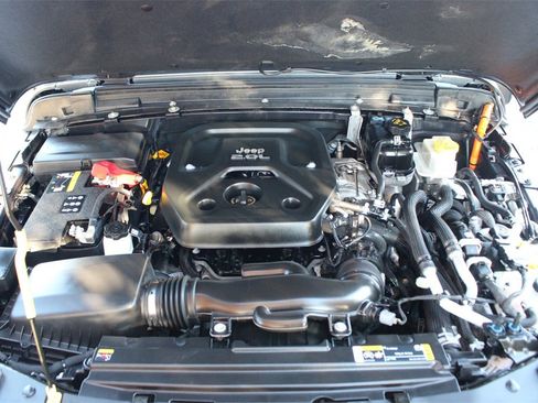 Used 2022 Jeep Wrangler Unlimited Sahara w/ Cold Weather Group image 32