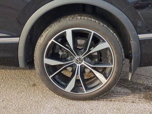 Used 2022 Volkswagen Tiguan SEL R-Line image 12