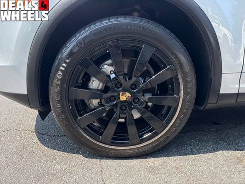 Used 2016 Porsche Cayenne S w/ Premium Plus Package AWD/4WD image 21